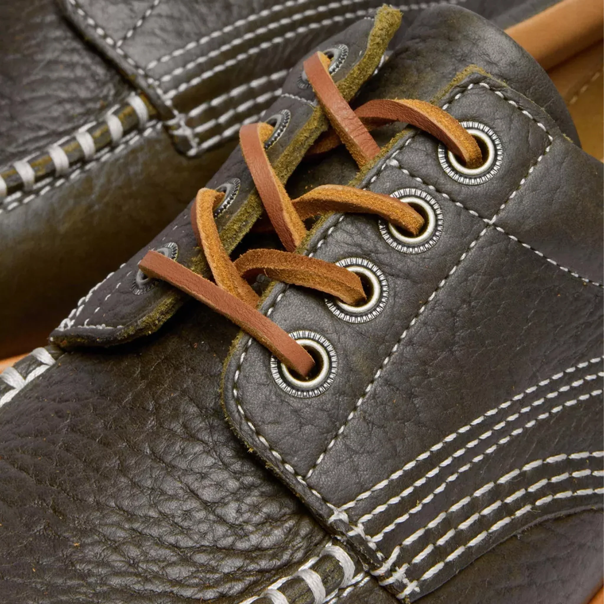 Dr. Martens Unisex Lowell Leather Moc Toe Shoes - DMS Olive (Wild Grain)