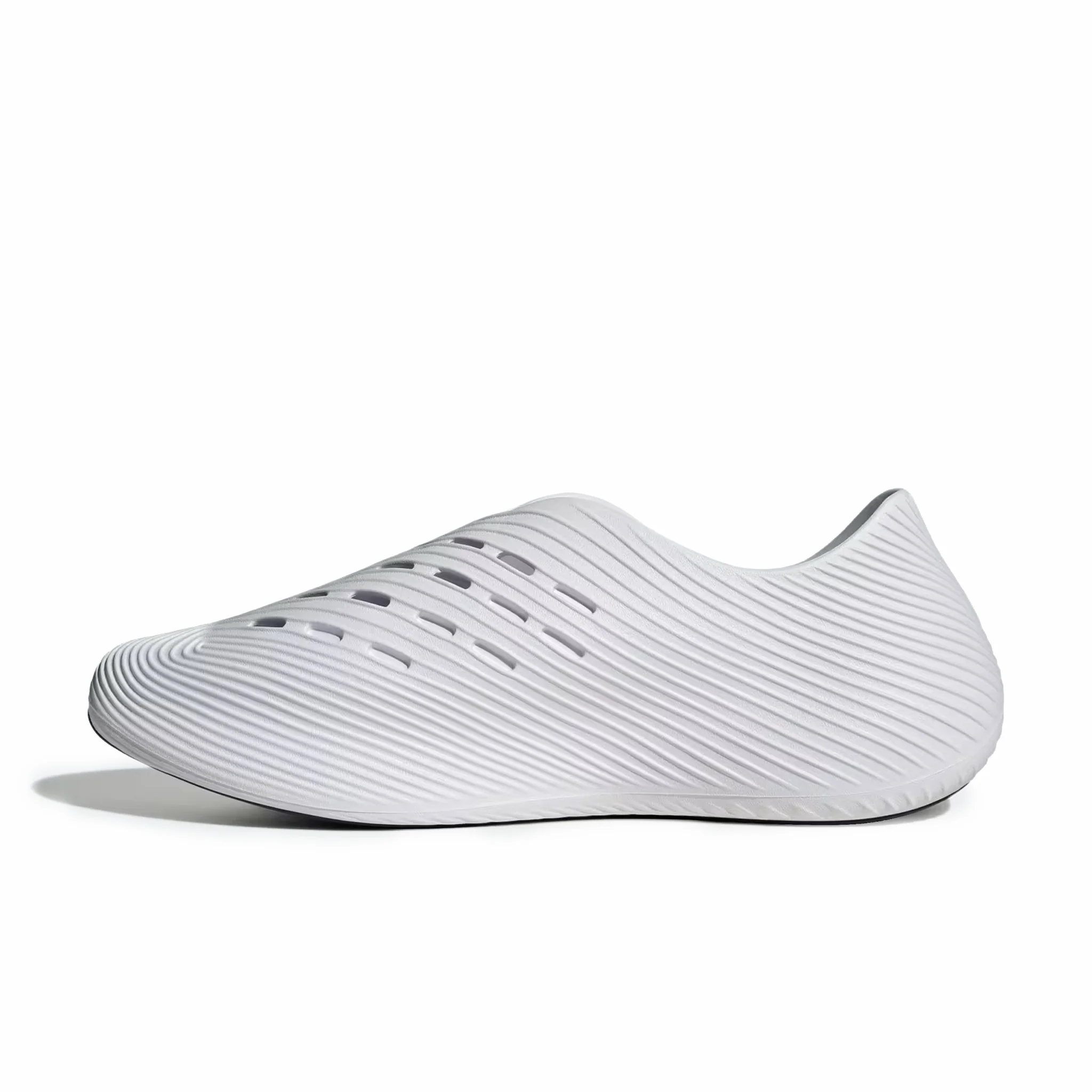 631-adidas-men-s-purechill-cloud-white-gold-metallic-core-black-4.webp Adidas Men's PureChill (Cloud White/Gold Metallic/Core Black)